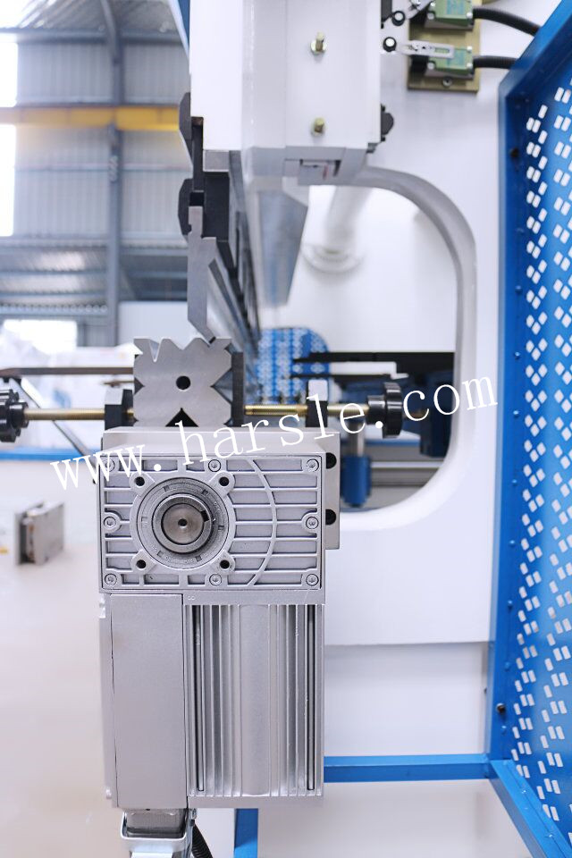 Better bend accuracy on the press brake through crowning (3) 通过凸度提高折弯机的弯曲精度(3)
