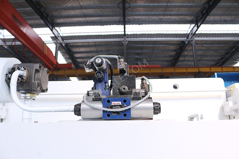 WC67K-250T3200 press brake (5) WC67K-250T3200折弯机(5)