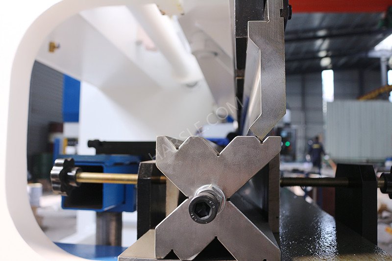 WC67K-250T3200 press brake (3) WC67K-250T3200折弯机(3)
